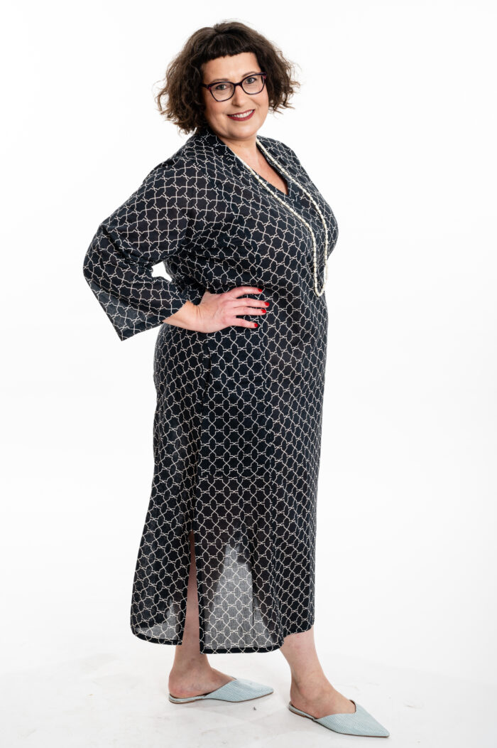 גלביה לנשים | גלבייה בעיצוב ייחודי - שמלה בצבע אפור כהה עם הדפס גיאומטרי