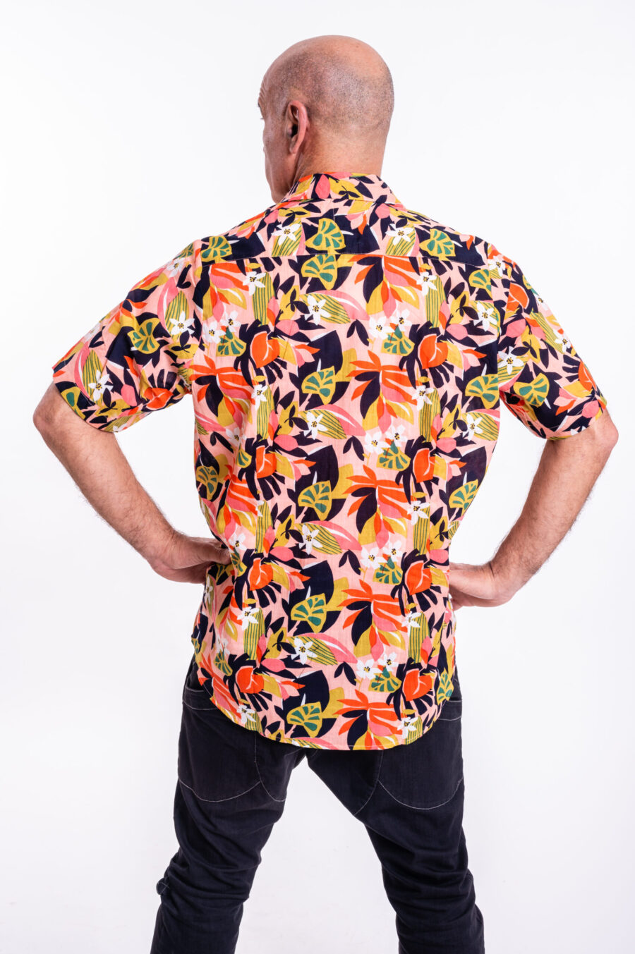 חולצת יוניסקס מכופתרת | חולצה בעיצוב ייחודי – חולצה מכופתרת לגבר או לאישה, חולצה עם הדפס שקיעה טרופית צבעוני