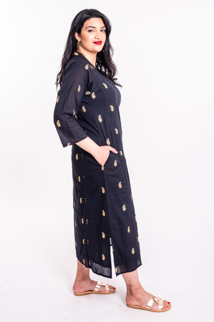 Jalabiya dress | Uniquely designed dress – Black dress adorned with gold embroidery