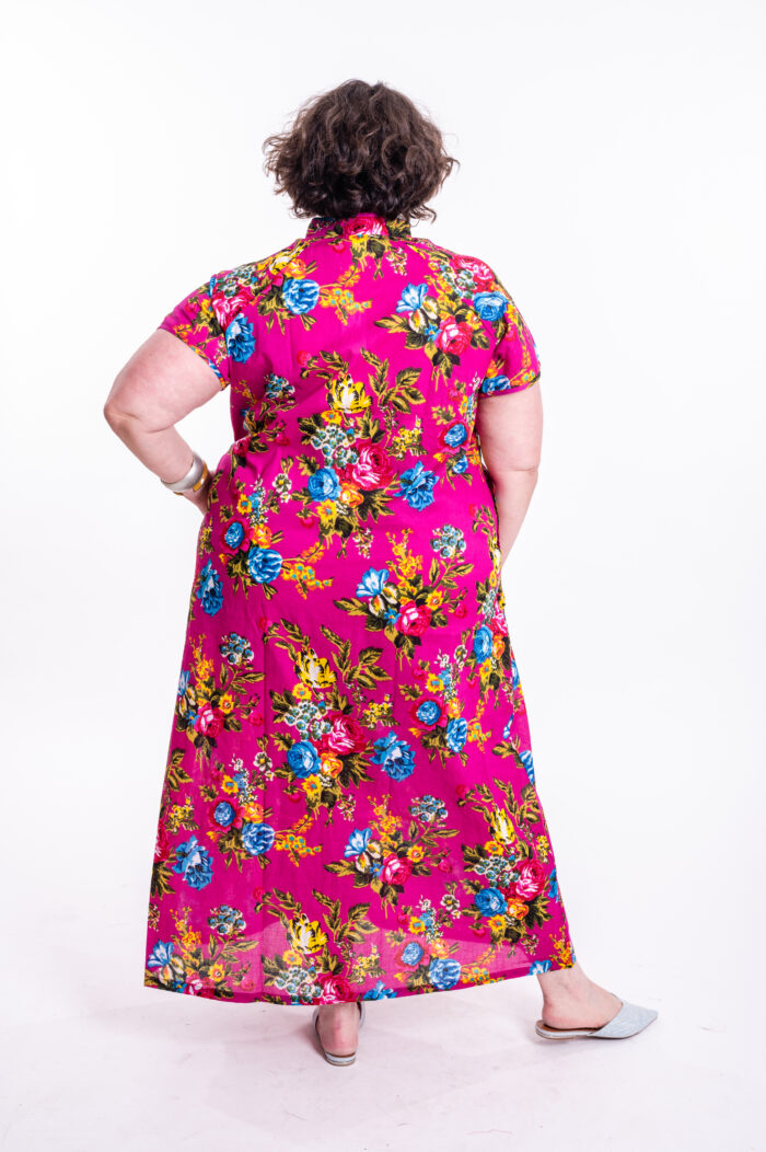 Maiko dress | Japanese dress with a unique high collar - a pink dress with a floral print