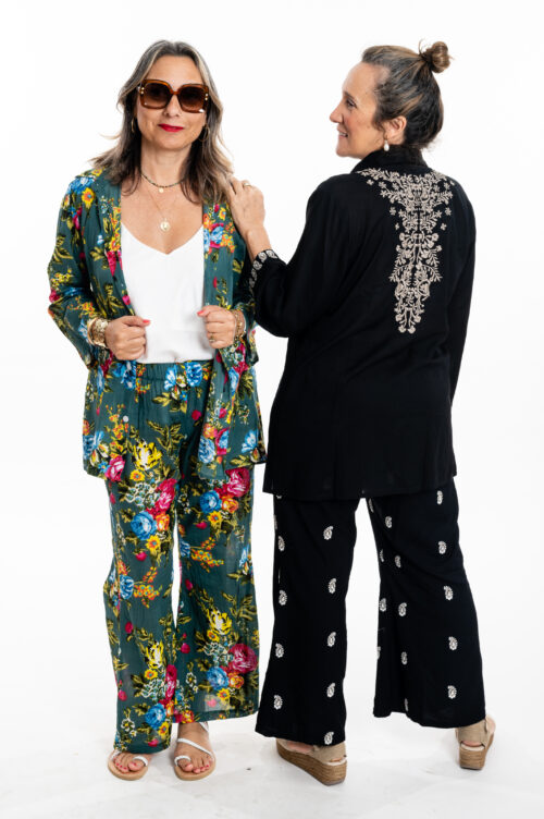 חליפת מוניק | חליפת נשים בעיצוב ייחודי – חליפת 2 חלקים מעוטרת רקמה בעיצוב ייחודי