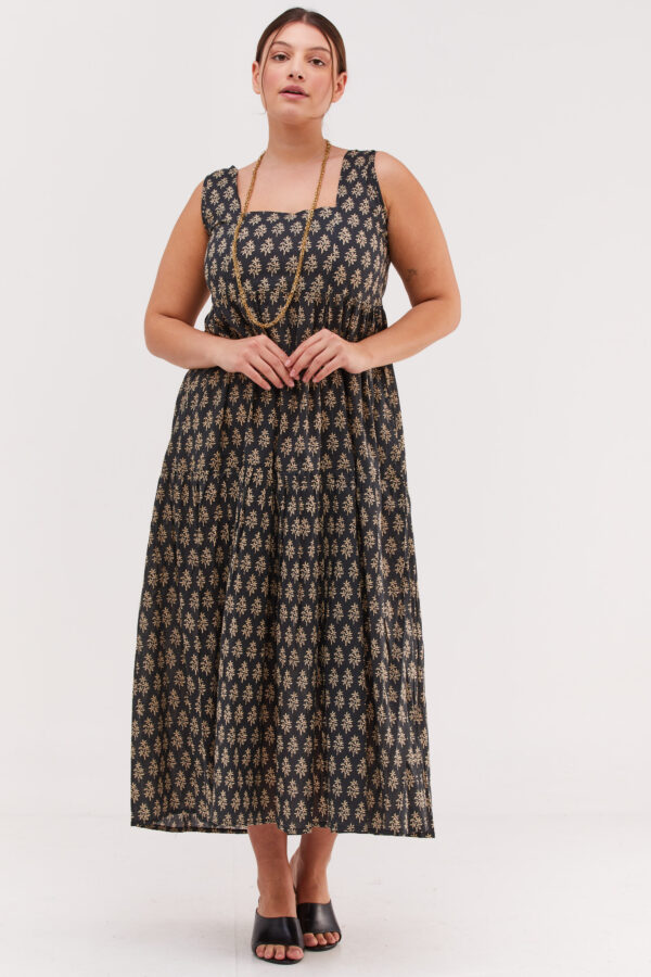 שמלת ליזי | שמלה בעיצוב ייחודי - הדפס טוקיו, שמלה שחורה עם הדפס אוריינטלי בצבע שמנת