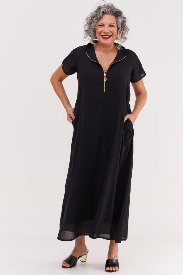 Maiko dress | Japanese dress with a unique high collar – Black dress with gold zipper and gold embrodery on the back by comfort zone boutique
