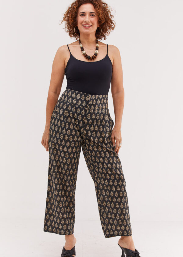 Jed pants| Flattering and comfortable pants – Tokio print, black pants with cream colored oriental print