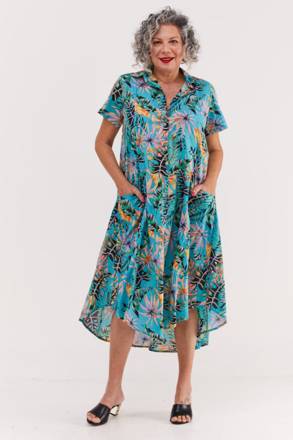 שמלת איה'לה | הדפס זריחה טרופית, שמלה בצבע טורקיז עם הדפס טרופי בגווני הזריחה