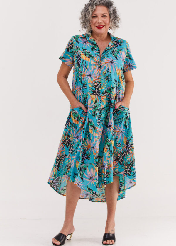 שמלת איה'לה | הדפס זריחה טרופית, שמלה בצבע טורקיז עם הדפס טרופי בגווני הזריחה