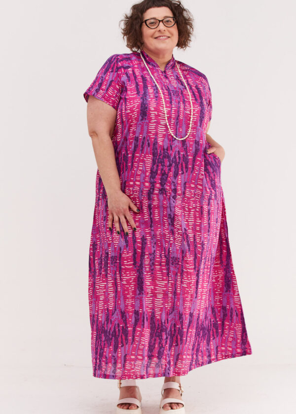 Maiko dress | Japanese dress with a unique high collar – Stone violet print, pink dress with violet stone-like print by comfort zone boutique