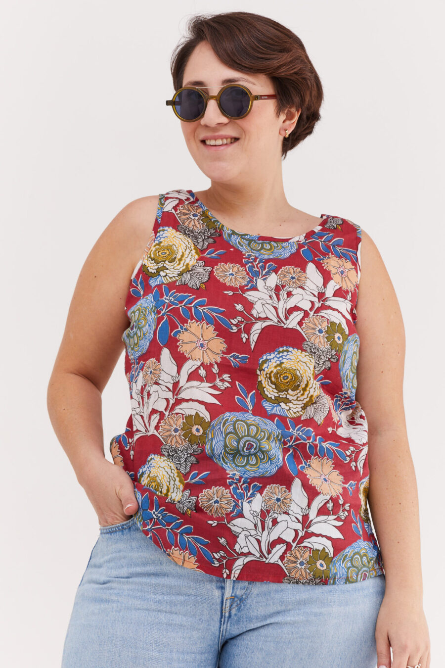 Flattering and comfortable tanktop – Red blossom, colorful floral print on a red tanktop by comfort zone boutique