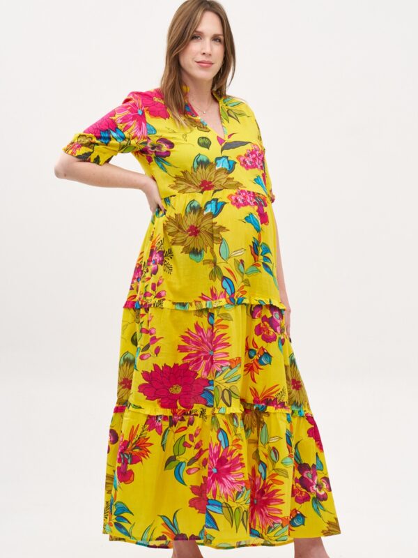 שמלת אפרת | שמלת מקסי כותנה בעיצוב ייחודי - פרינט דייזי, שמלה בצבע צהוב עם הדפס חינניות פרחוני וצבעוני.