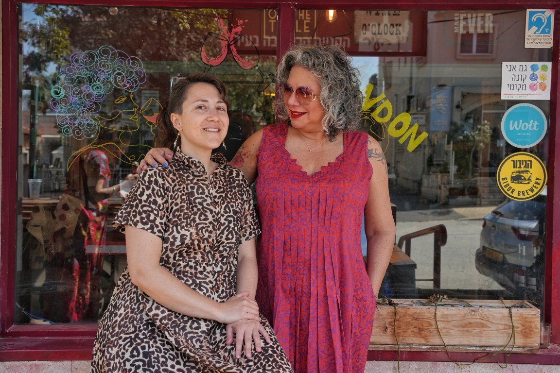 קומפורט זון | שמלות כותנה לנשים בהריון - איך לבחור בגד שנושם איתך